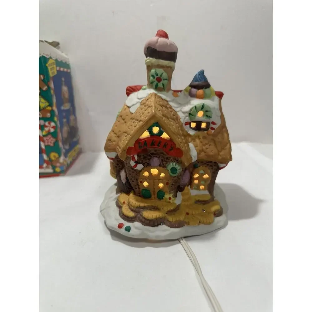 Candyland Village‎ Porcelain Christmas Lighted House Cord included Bakery RARE